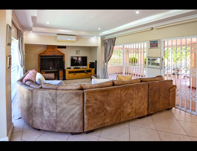7 BEDROOM HOUSE FOR SALE IN HIGHLANDS HILLS